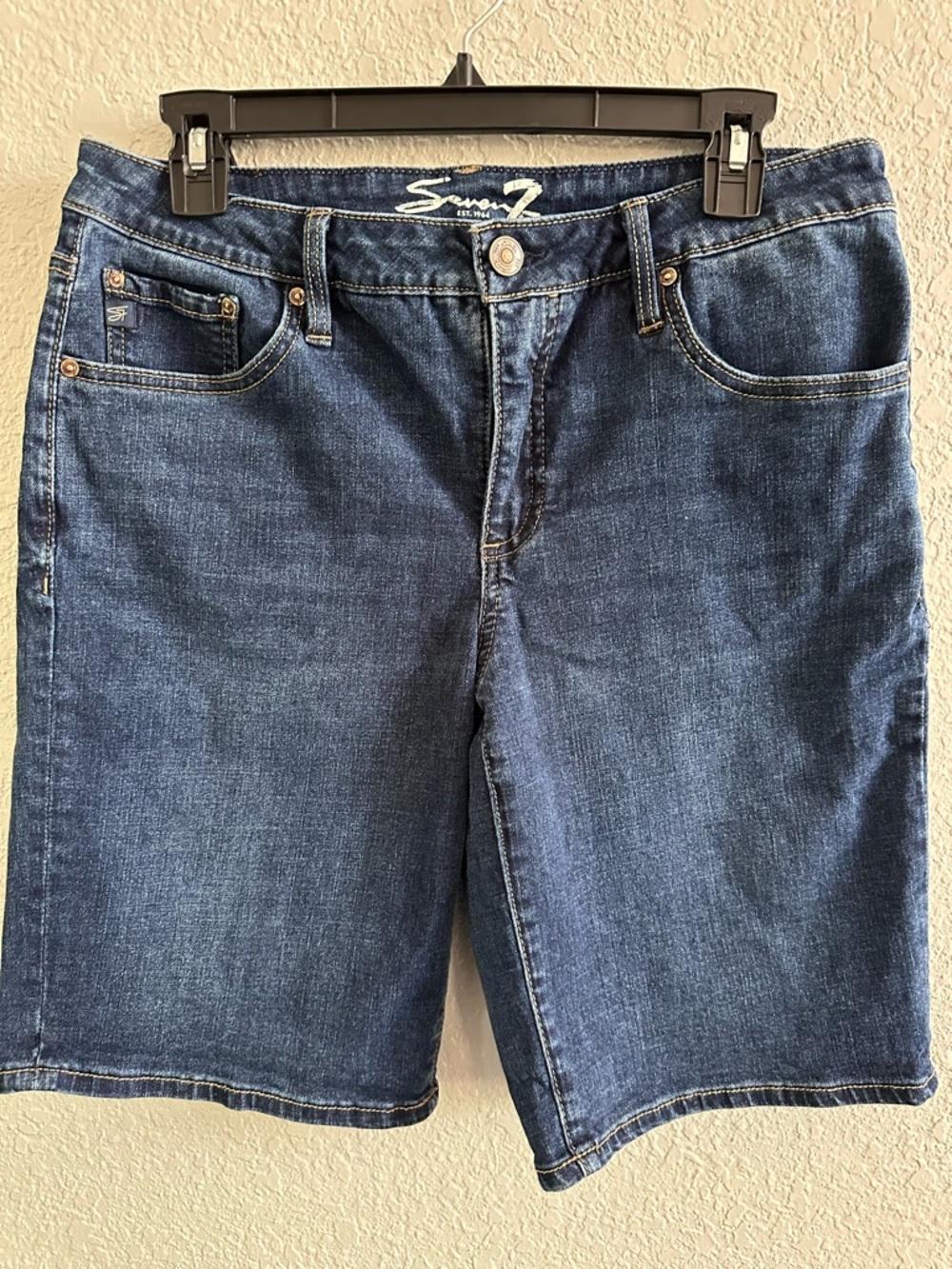 Seven7 Relaxed Bermuda Denim Shorts Women’s 8 Dark Wash Stretch Jean Shorts